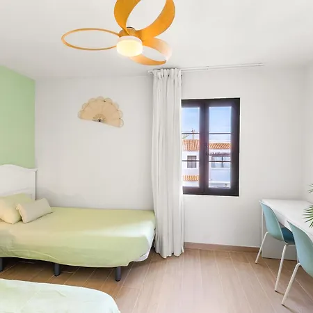 Luxury House With 3 Bedrooms And Ocean And Mountain Views Appartamento