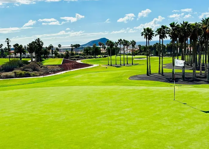 Luxury House With 3 Bedrooms And Ocean And Mountain Views アパート