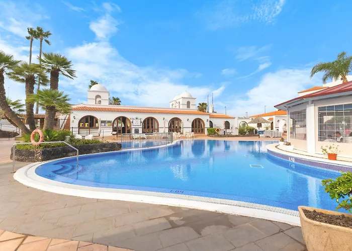 Luxury House With 3 Bedrooms And Ocean And Mountain Views